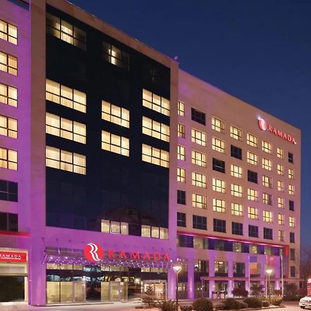 Hotel Ramada ピテシュティ エクステリア 写真