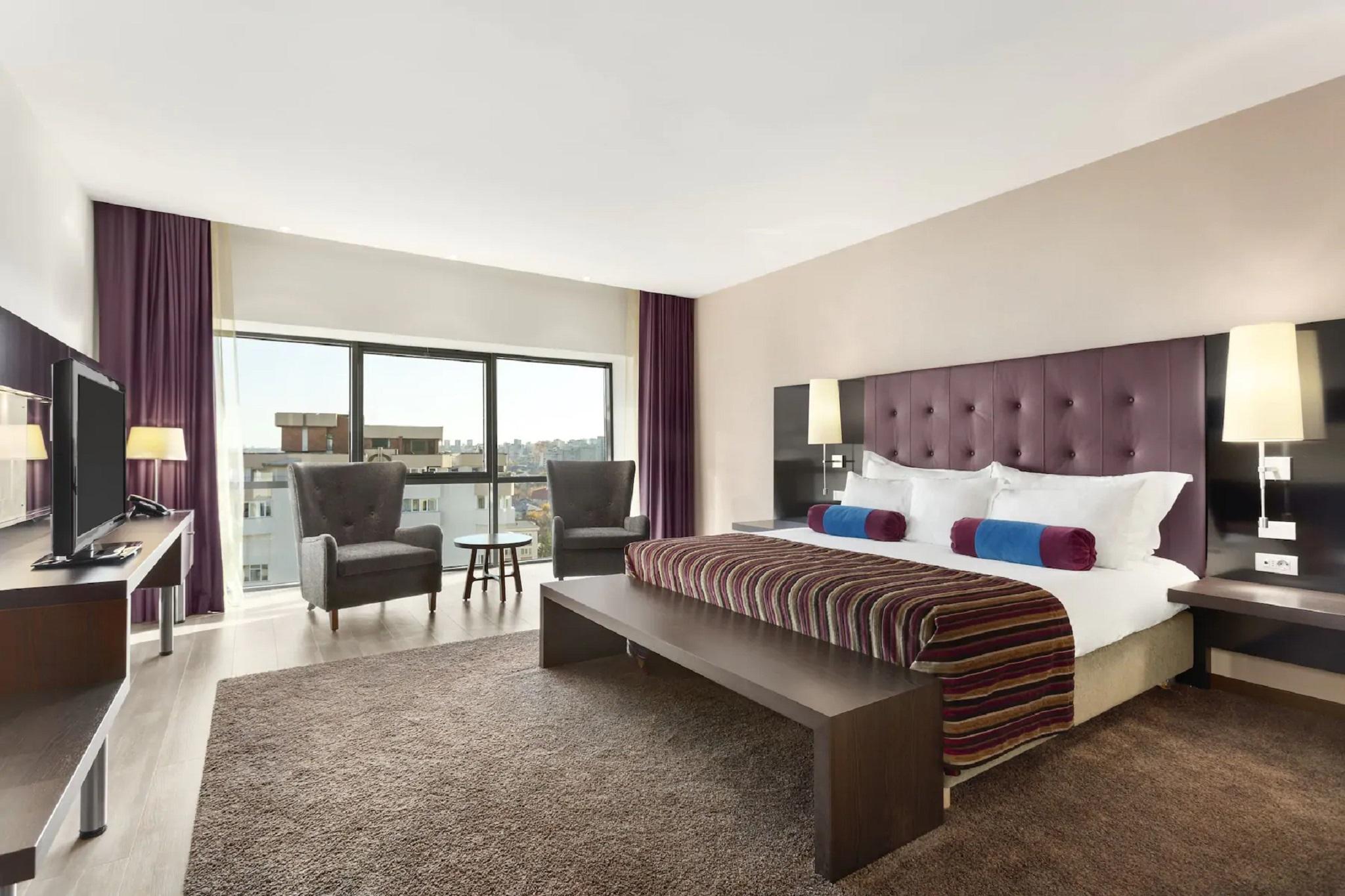 Hotel Ramada ピテシュティ エクステリア 写真