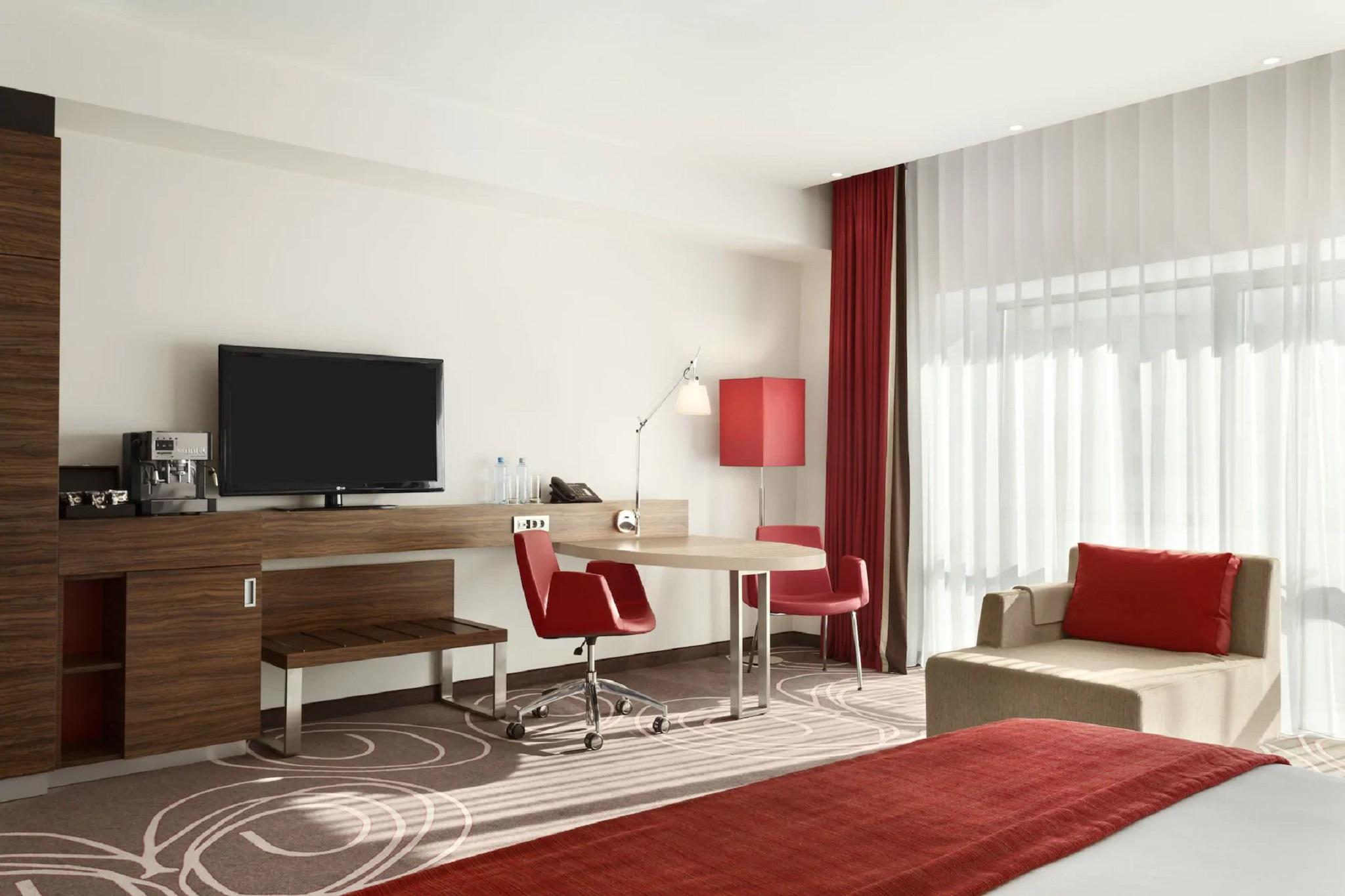 Hotel Ramada ピテシュティ エクステリア 写真