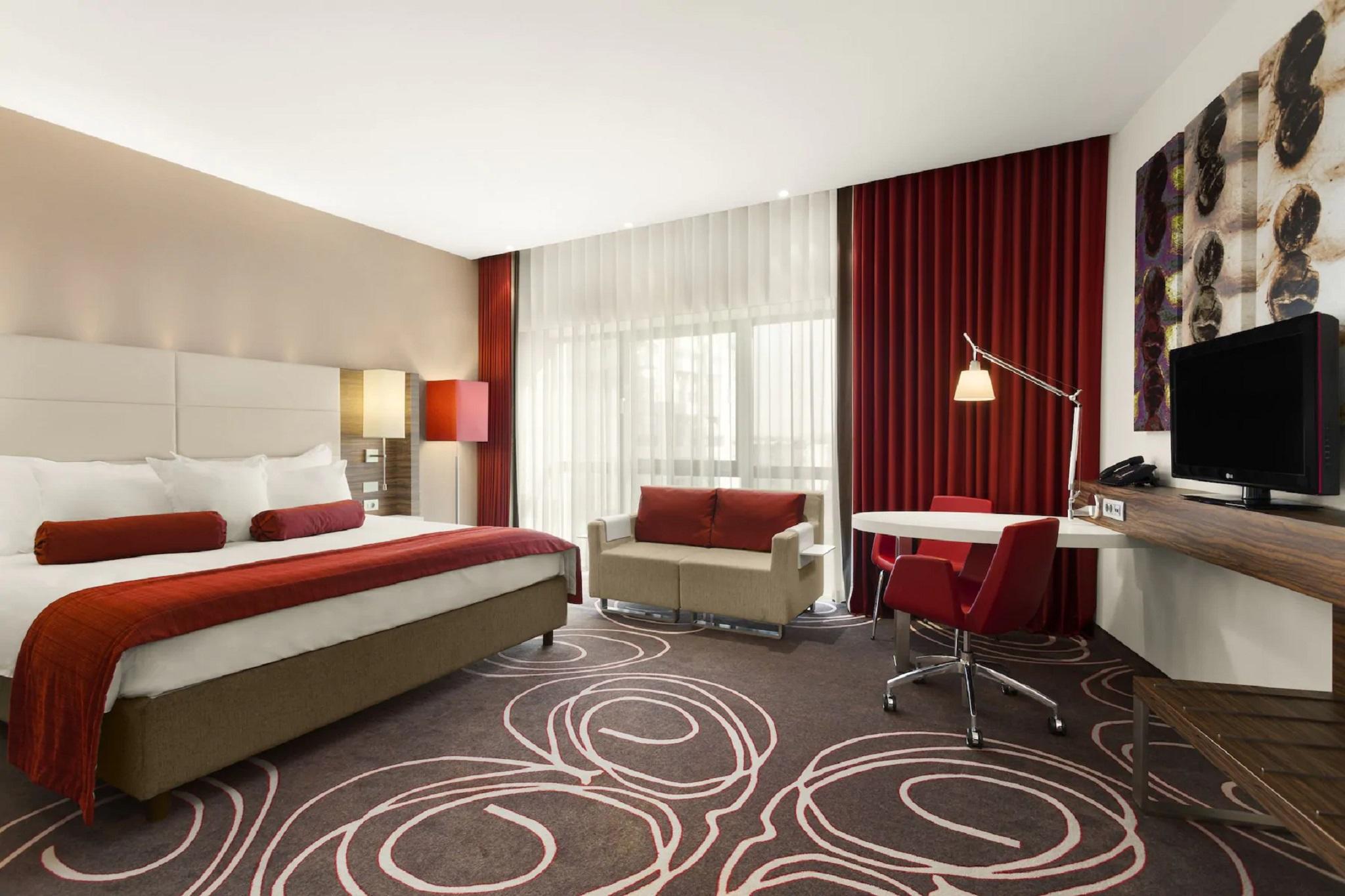 Hotel Ramada ピテシュティ エクステリア 写真