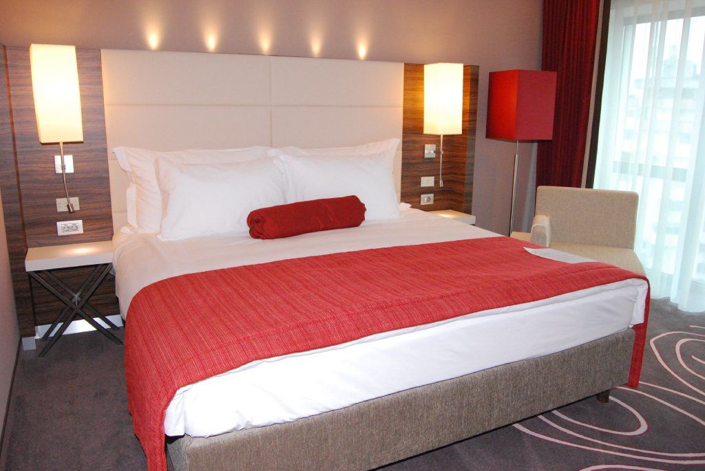 Hotel Ramada ピテシュティ エクステリア 写真