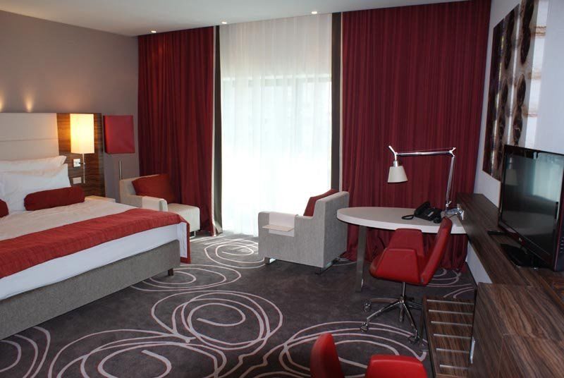 Hotel Ramada ピテシュティ エクステリア 写真