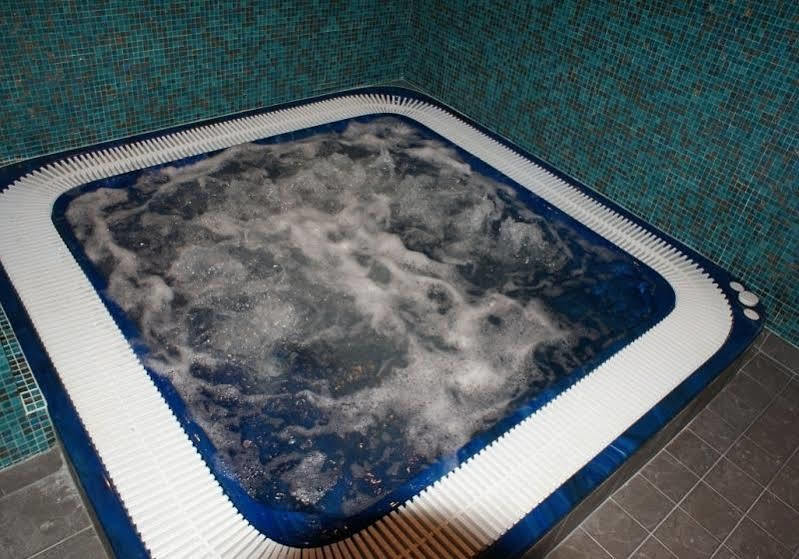 Hotel Ramada ピテシュティ エクステリア 写真
